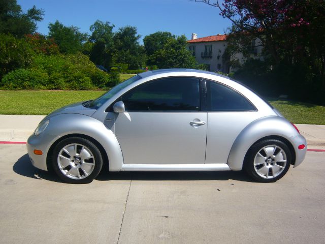 Volkswagen New Beetle 2003 photo 1