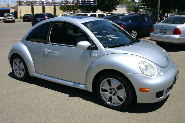 Volkswagen New Beetle 2003 photo 10