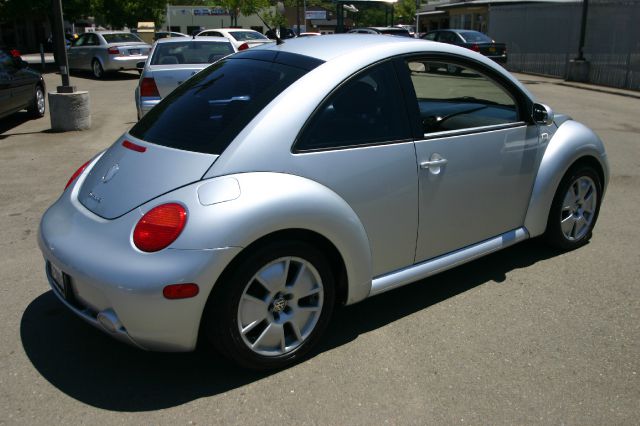 Volkswagen New Beetle 2003 photo 9