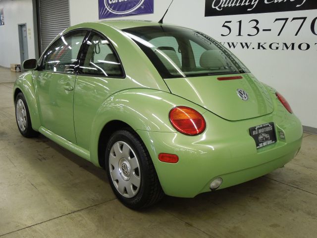 Volkswagen New Beetle 2003 photo 1