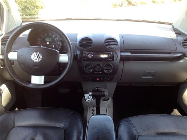 Volkswagen New Beetle 2003 photo 3