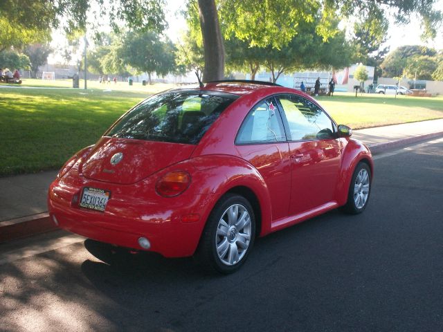 Volkswagen New Beetle Crewmax-short-limited-sunroof-6 CD Jbl-newer Tires Hatchback