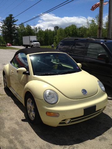 Volkswagen New Beetle 2003 photo 1