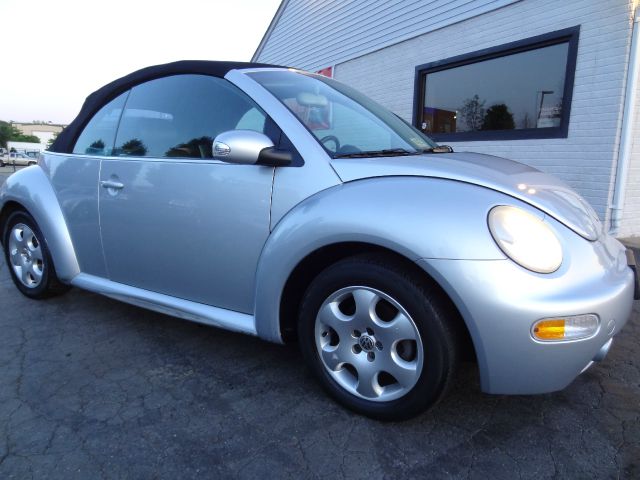 Volkswagen New Beetle 2003 photo 16