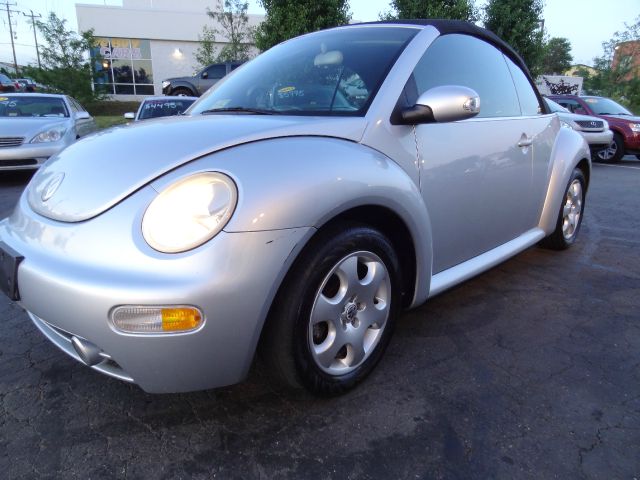 Volkswagen New Beetle 2003 photo 17