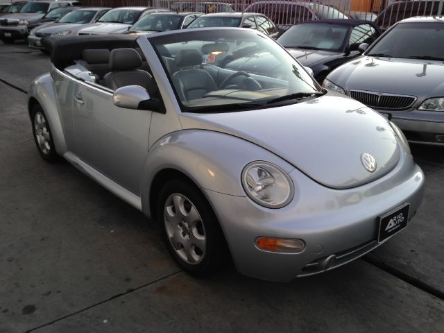 Volkswagen New Beetle 2003 photo 1