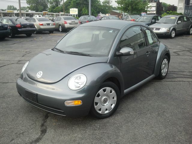 Volkswagen New Beetle 2003 photo 2