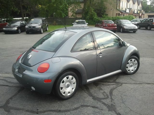 Volkswagen New Beetle 2003 photo 3