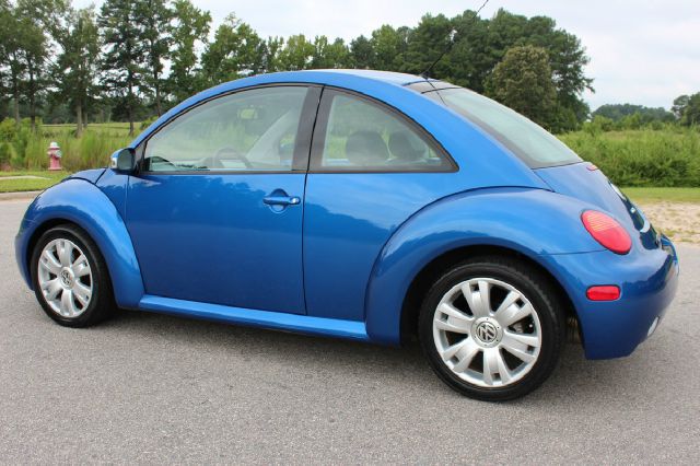 Volkswagen New Beetle 2003 photo 1