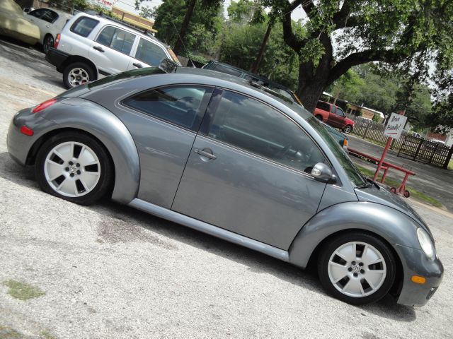 Volkswagen New Beetle 2003 photo 2