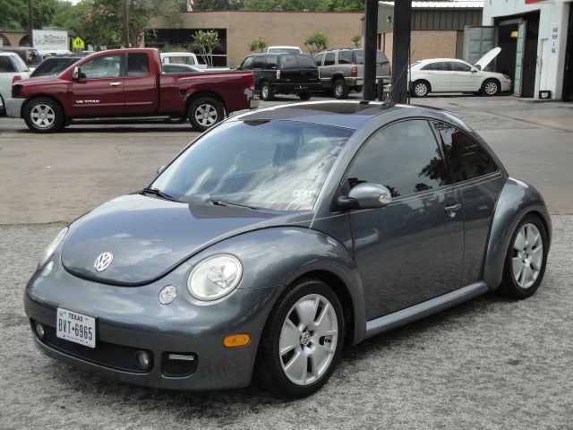 Volkswagen New Beetle 2003 photo 3