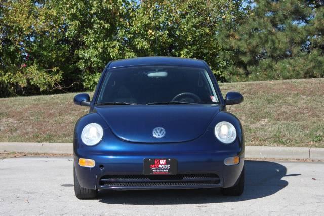 Volkswagen New Beetle 2003 photo 1