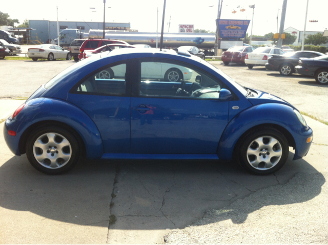 Volkswagen New Beetle 2003 photo 1