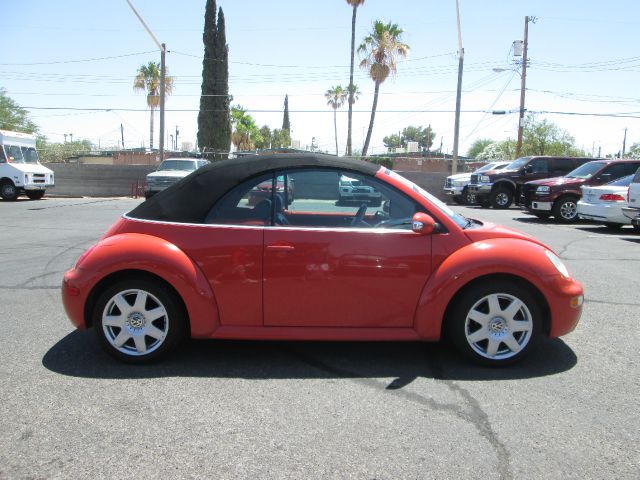 Volkswagen New Beetle 2003 photo 1