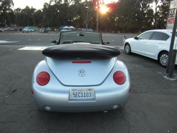 Volkswagen New Beetle 2003 photo 4