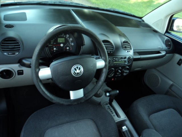 Volkswagen New Beetle 2003 photo 0