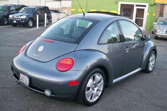 Volkswagen New Beetle 2003 photo 3