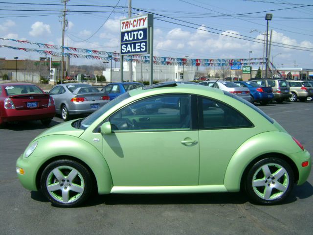 Volkswagen New Beetle 2003 photo 2