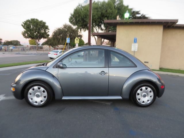 Volkswagen New Beetle 2003 photo 1