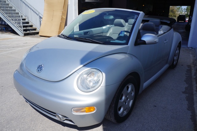 Volkswagen New Beetle FWD 4dr Sport Unspecified