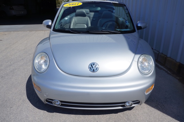 Volkswagen New Beetle 2003 photo 2