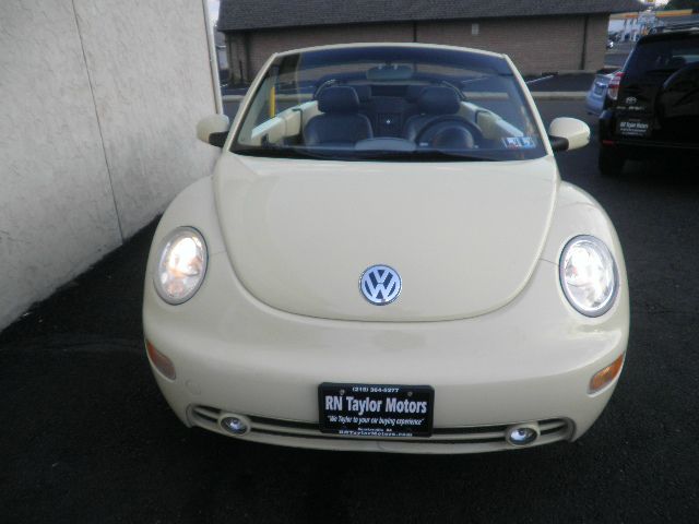 Volkswagen New Beetle 2003 photo 3