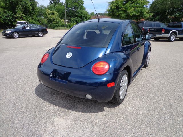 Volkswagen New Beetle 2003 photo 3