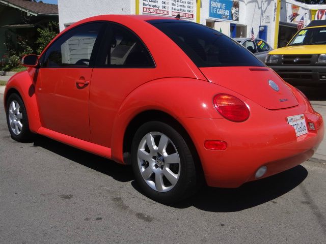 Volkswagen New Beetle 2003 photo 1