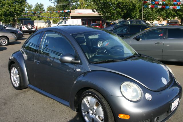 Volkswagen New Beetle 2003 photo 4