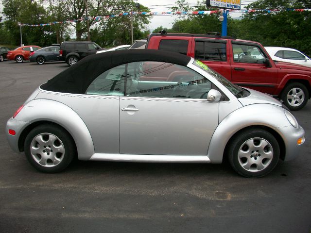 Volkswagen New Beetle 2003 photo 1