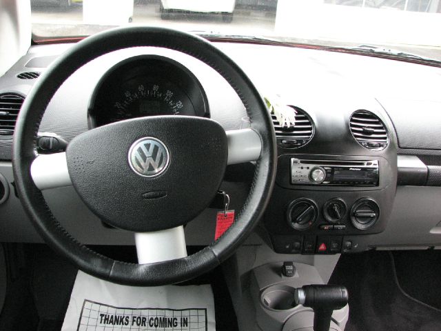 Volkswagen New Beetle 2003 photo 20