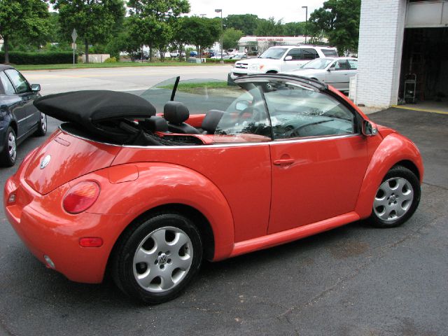 Volkswagen New Beetle 2003 photo 3