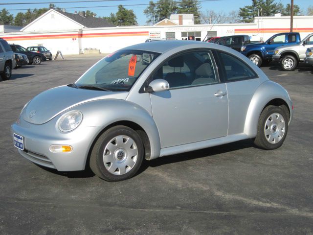 Volkswagen New Beetle 2004 photo 1