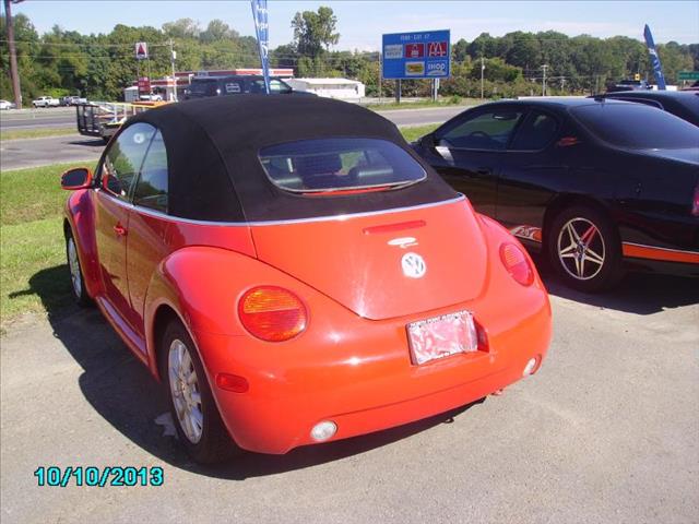 Volkswagen New Beetle 2004 photo 2