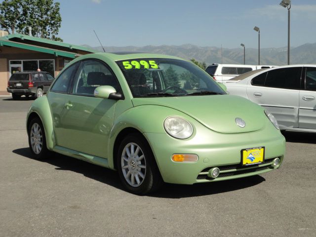 Volkswagen New Beetle 2004 photo 2