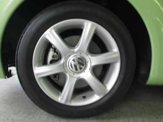 Volkswagen New Beetle 2004 photo 2