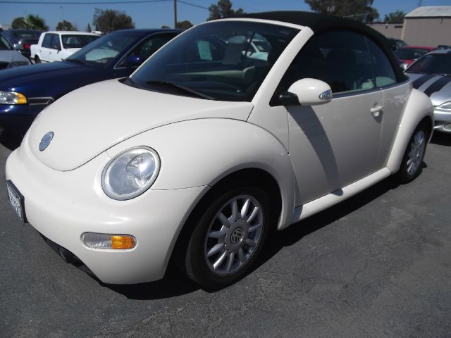 Volkswagen New Beetle 2004 photo 4