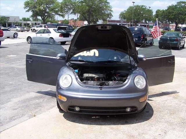 Volkswagen New Beetle 2004 photo 1