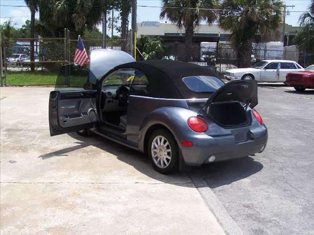 Volkswagen New Beetle 2004 photo 5