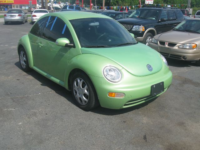 Volkswagen New Beetle 2004 photo 2