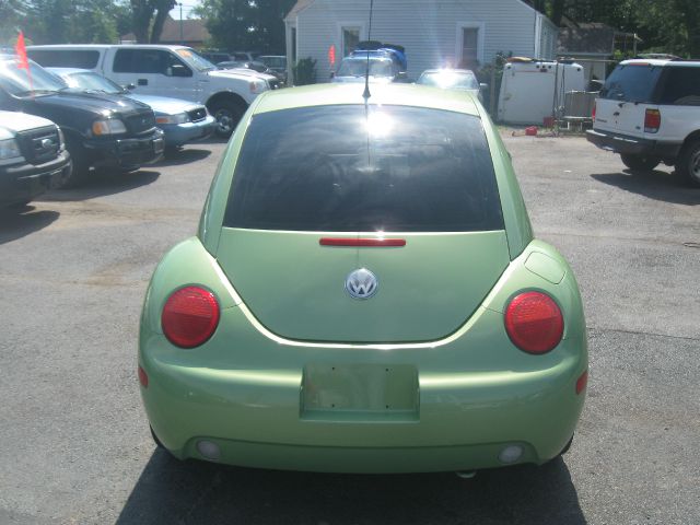 Volkswagen New Beetle 2004 photo 3