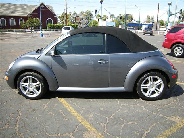 Volkswagen New Beetle 2004 photo 1