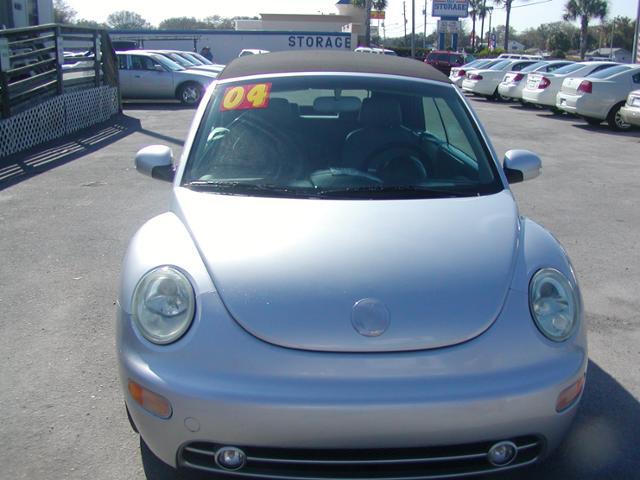 Volkswagen New Beetle 2004 photo 1