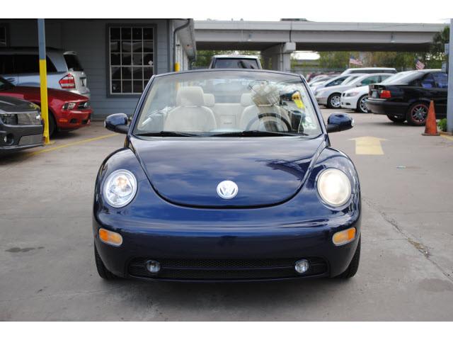 Volkswagen New Beetle 2004 photo 1