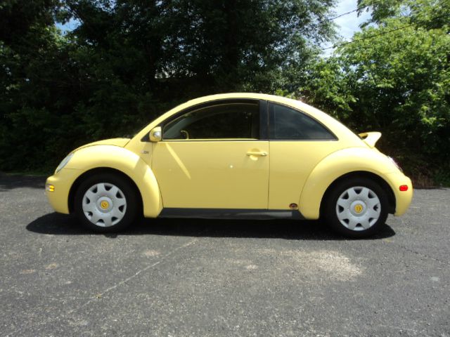 Volkswagen New Beetle 2004 photo 4