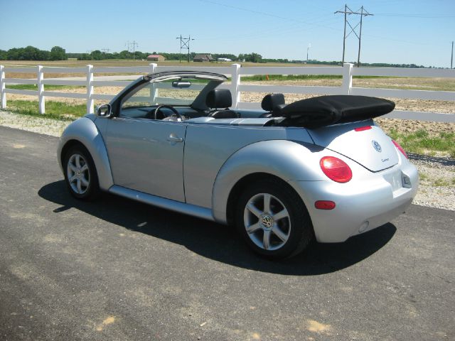 Volkswagen New Beetle 2004 photo 14