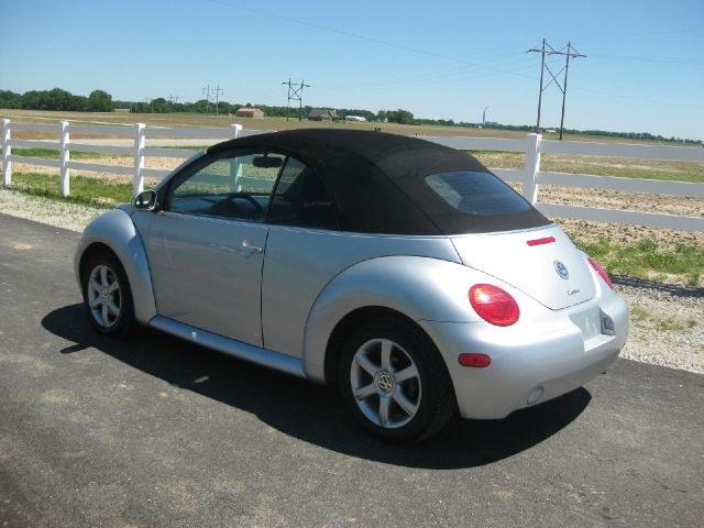 Volkswagen New Beetle 2004 photo 3