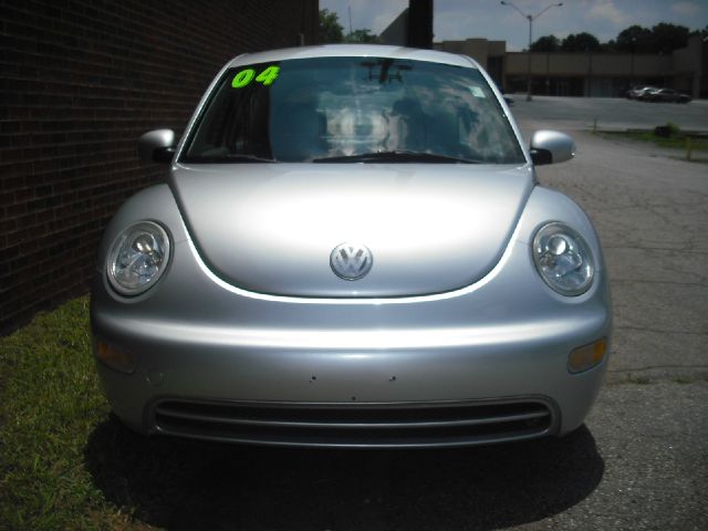 Volkswagen New Beetle 2004 photo 2