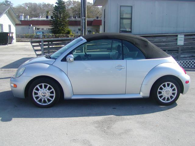 Volkswagen New Beetle 2004 photo 1