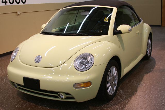 Volkswagen New Beetle 2004 photo 1